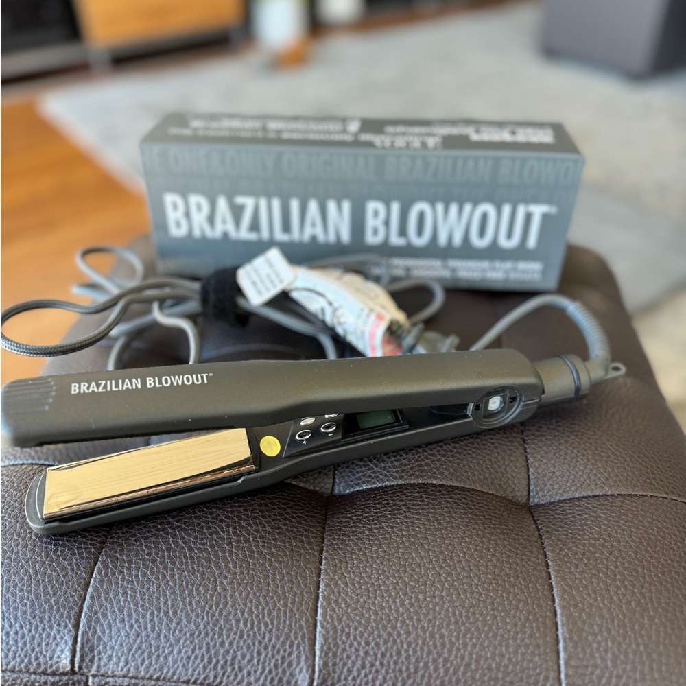 Brazilian Blowout Prodigital Titanium 1.25” flat iron
